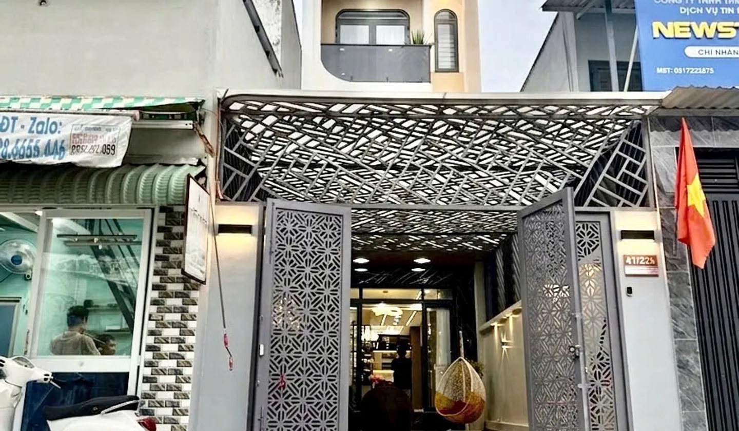 Nhà 4 tầng hiện đại. 120m2, rộng 5PN gần Phú Mỹ Hưng - ô tô vào thoải mái... Bán nhà riêng tại Phú Thuận, Hồ Chí Minh 01