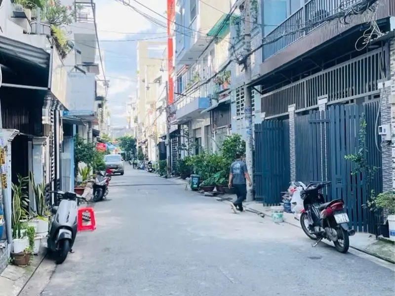Nhà cấp 4 2 mặt hẻm xe hơi, quỹ đất 82m² tại quận Bình Tân sát eaon Tân Phú... Bán nhà riêng tại Bình Hưng Hòa, Hồ Chí Minh 01