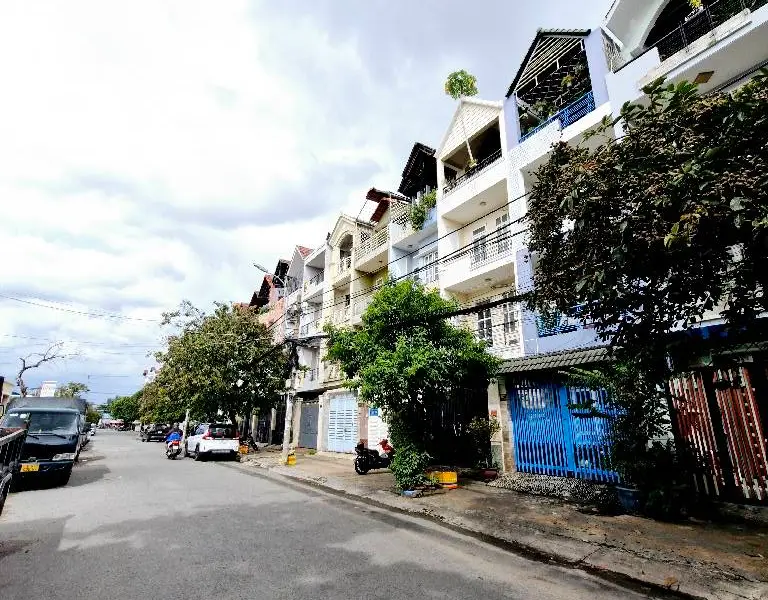 Nhà MT đường 84 Cao lỗ
4x20m 1 trệt 2 lầu ST. Giá 14.4 tỷ... Bán nhà mặt phố tại Chánh Hưng, Hồ Chí Minh 01