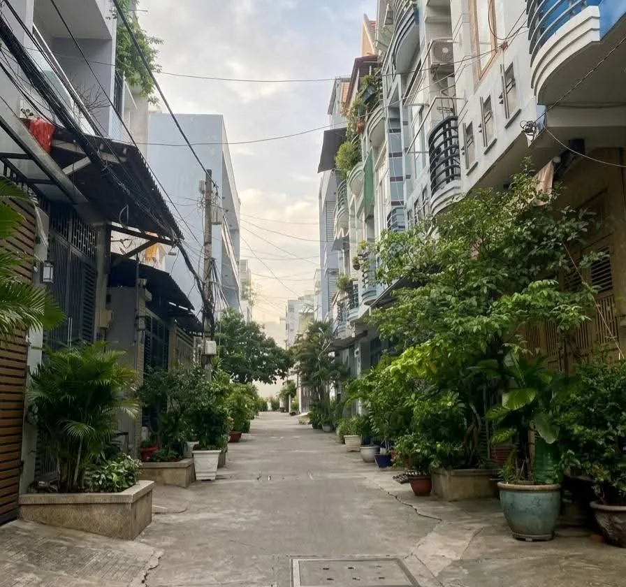 Bán nhà Q.8 hẻm trước nhà 5m. Diện tích 47m2. Kết cấu 3 tầng 4PN 3WC.... Bán nhà riêng tại Phú Định, Hồ Chí Minh 01