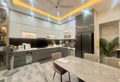 MT NGUYỄN DU – GẦN 100M² – NGANG 4,6M – 4 TẦNG BTCT
📐 4,6 × 21m | Vuông đẹp
🏢 1 trệt + 2 lầu + ST... Bán nhà mặt phố tại Hạnh Thông, Hồ Chí Minh 09