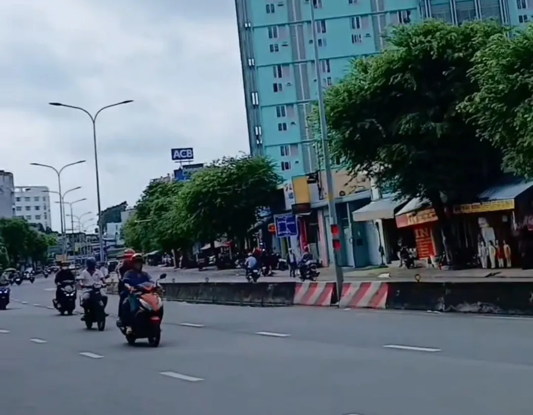 BIỆT THỰ MẶT TIỀN 4 TẦNG - NGAY ĐH.CÔNG THƯƠNG - Đ. LÊ TRỌNG TẤN (8,5M X 15,5M = 131M2) 21 TỎI TL..... Bán nhà mặt phố tại Tây Thạnh, Hồ Chí Minh 01