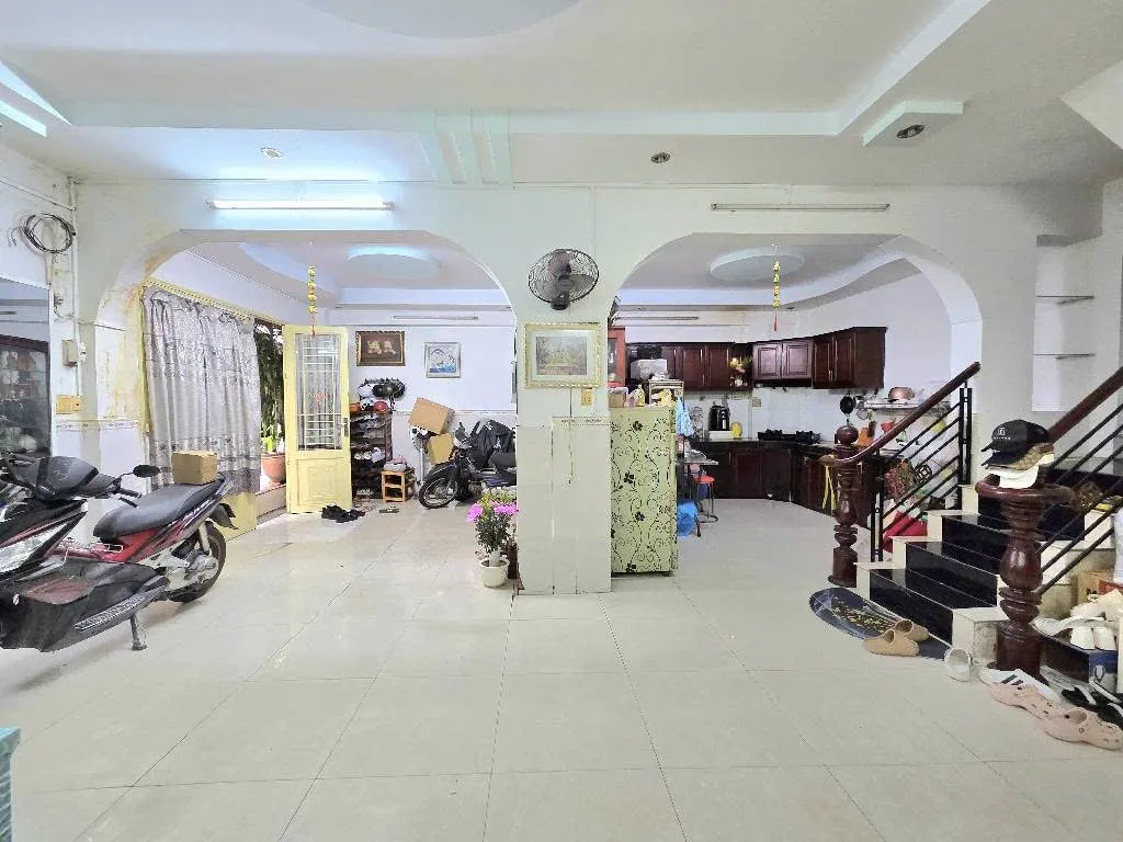 Khu 20 thước - hẻm ô tô - 4 tầng - 70m2 - Nhỉnh 10 tỷ - Ngang 8m - Nở hậu tài lộc... Bán nhà riêng tại Khánh Hội, Hồ Chí Minh 01