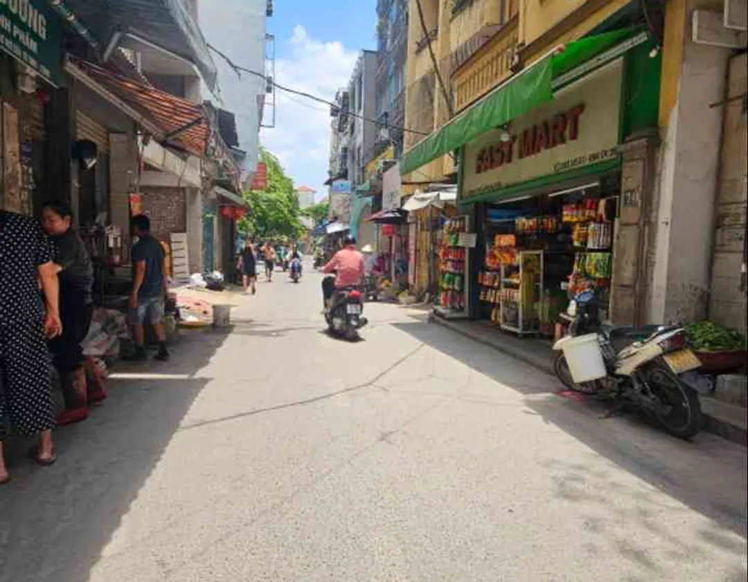 Nhà lô góc bán đất tặng nhà 2 tầng Gần Hồ Hoàng Cầu... Bán nhà riêng tại Đống Đa, Hà Nội 01