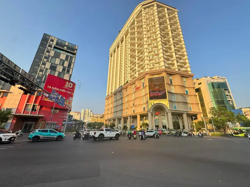 Nhà phố siêu vị trí gần giao lộ trung tâm, sổ hồng chính chủ... Bán nhà mặt phố tại Xuân Hòa, Hồ Chí Minh 01