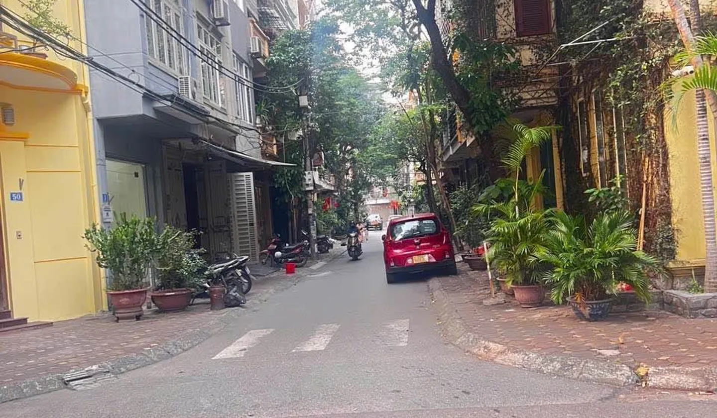 Nhà Lô Góc Phường Cầu Giấy - Vỉa Hè Rộng, Ô Tô Tránh Thoải Mái... Bán nhà riêng tại Cầu Giấy, Hà Nội 01
