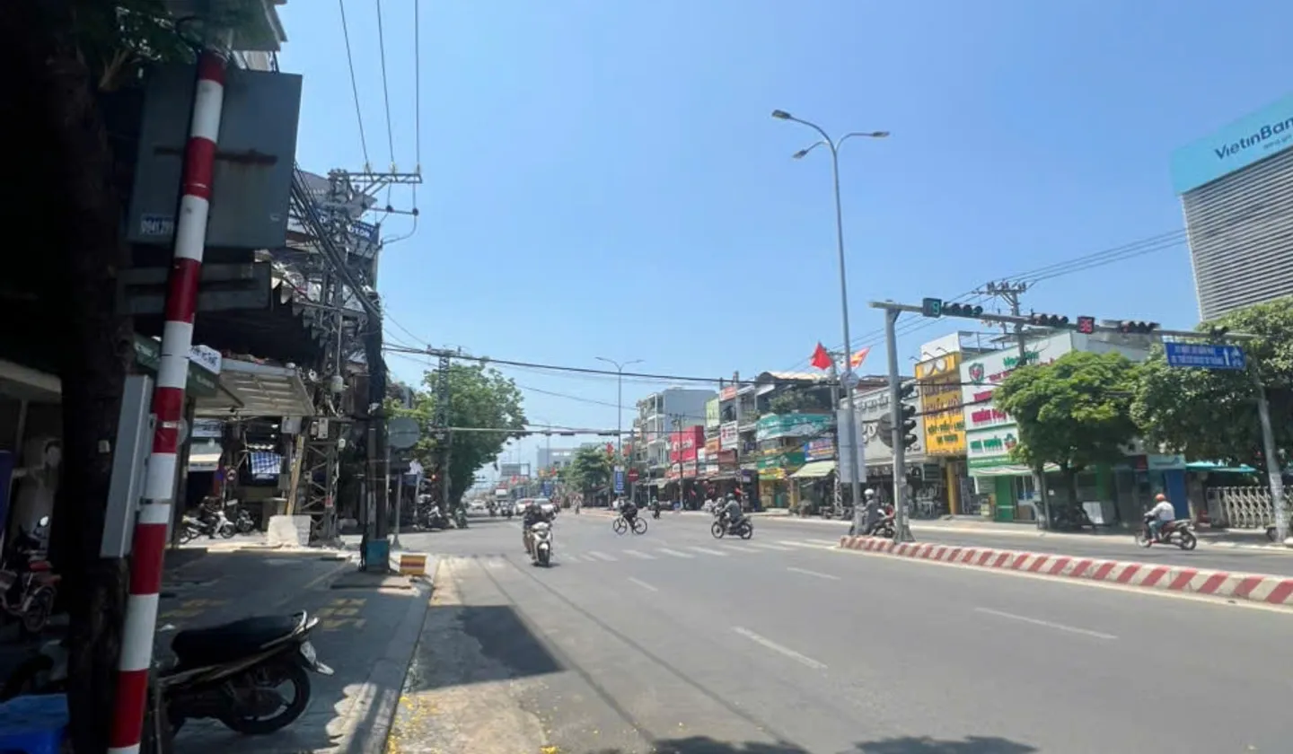 Cơ hội duy nhất sở hữu nhà mặt phố mặt tiền rộng 7,5m tại Đà Nẵng... Bán nhà mặt phố tại Liên Chiểu, Đà Nẵng 01
