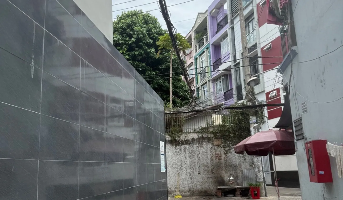 Bán nhà 2 tầng hẻm xe hơi Bình Thạnh 23m2 giá 3.35 tỷ... Bán nhà riêng tại Bình Lợi Trung, Hồ Chí Minh 01