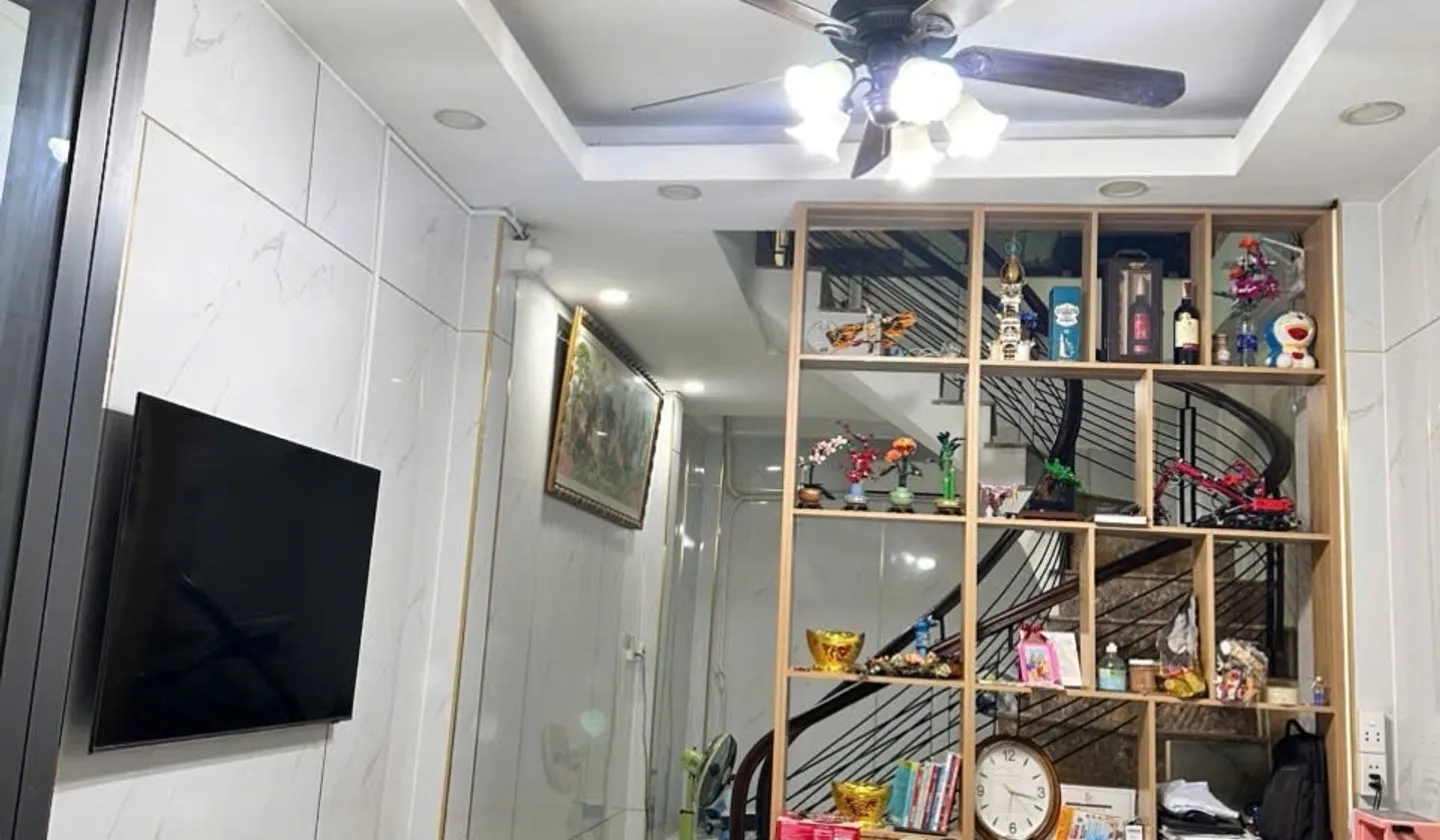 Bán nhà mặt phố 3 tầng trung tâm quận Tân Bình, mặt tiền 3.2m, giá 9.3 tỷ... Bán nhà mặt phố tại Tân Bình, Hồ Chí Minh 01