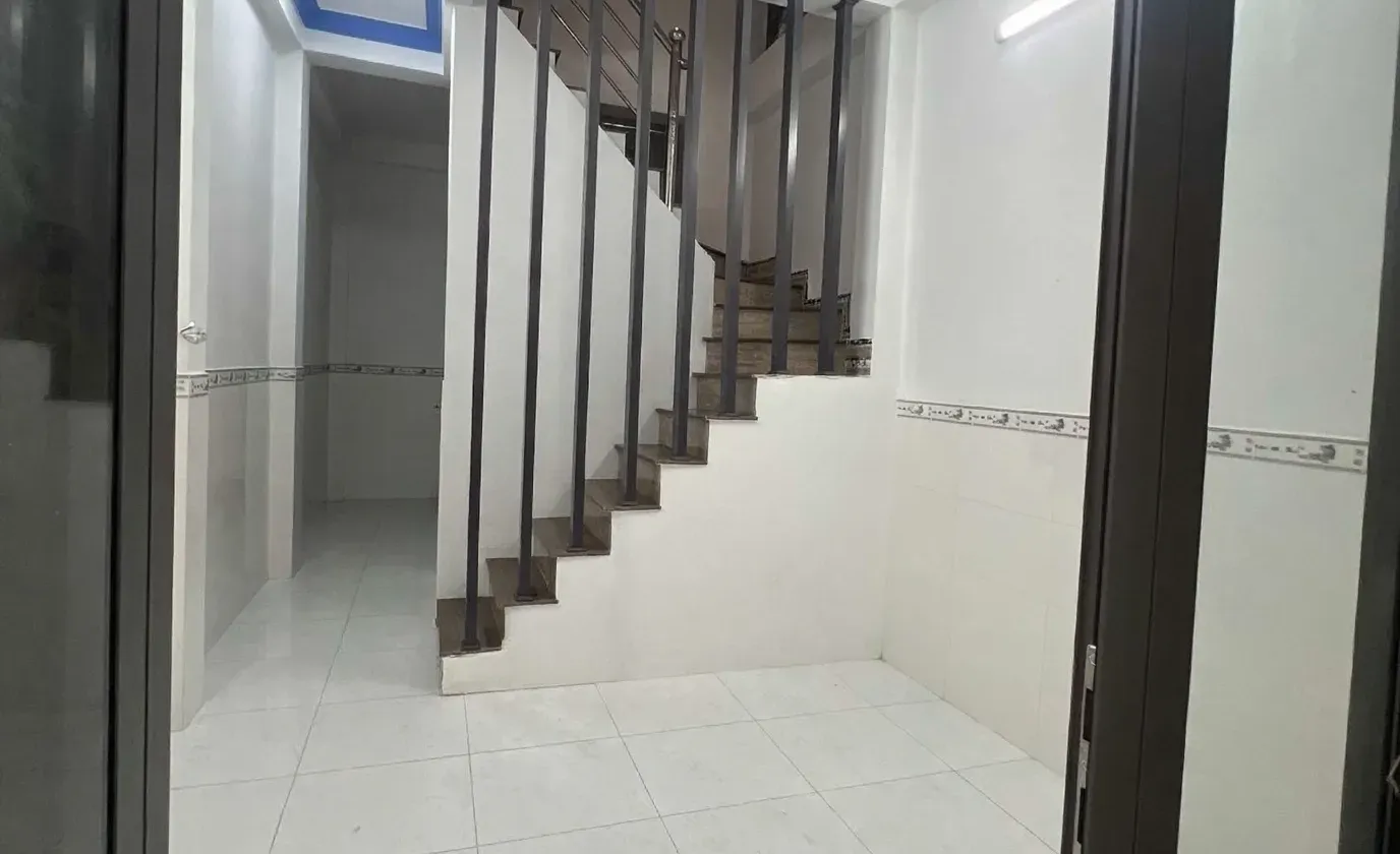 ACE tìm nhà nhiều phòng ngủ ở q7 mà giá chỉ nhỉnh 3₫ thì a chị xem qua căn này ạ... Bán nhà riêng tại Tân Hưng, Hồ Chí Minh 01