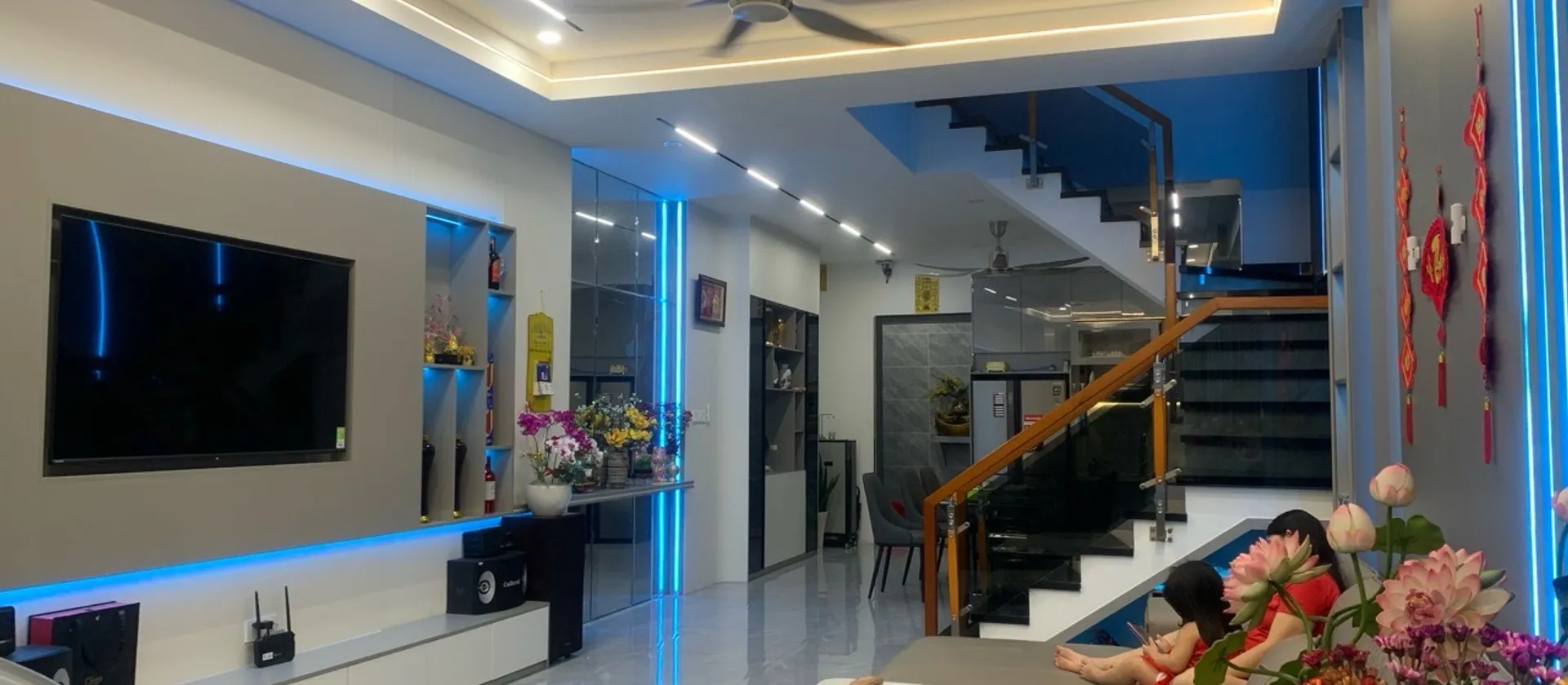 🔥🔥NHÀ 3 TẦNG MTKD MỚI XÂY NỘI THẤT CAO CẤP ĐẸP LUNG LINH XỊN... Bán nhà mặt phố tại Dĩ An, Hồ Chí Minh 01