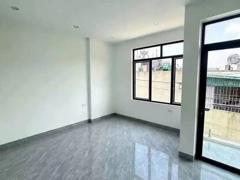 Bán nhà 3 tầng tại phường Hà Lầm, Quảng Ninh giá 2.45 tỷ... Bán nhà riêng tại Hà Lầm, Quảng Ninh 01