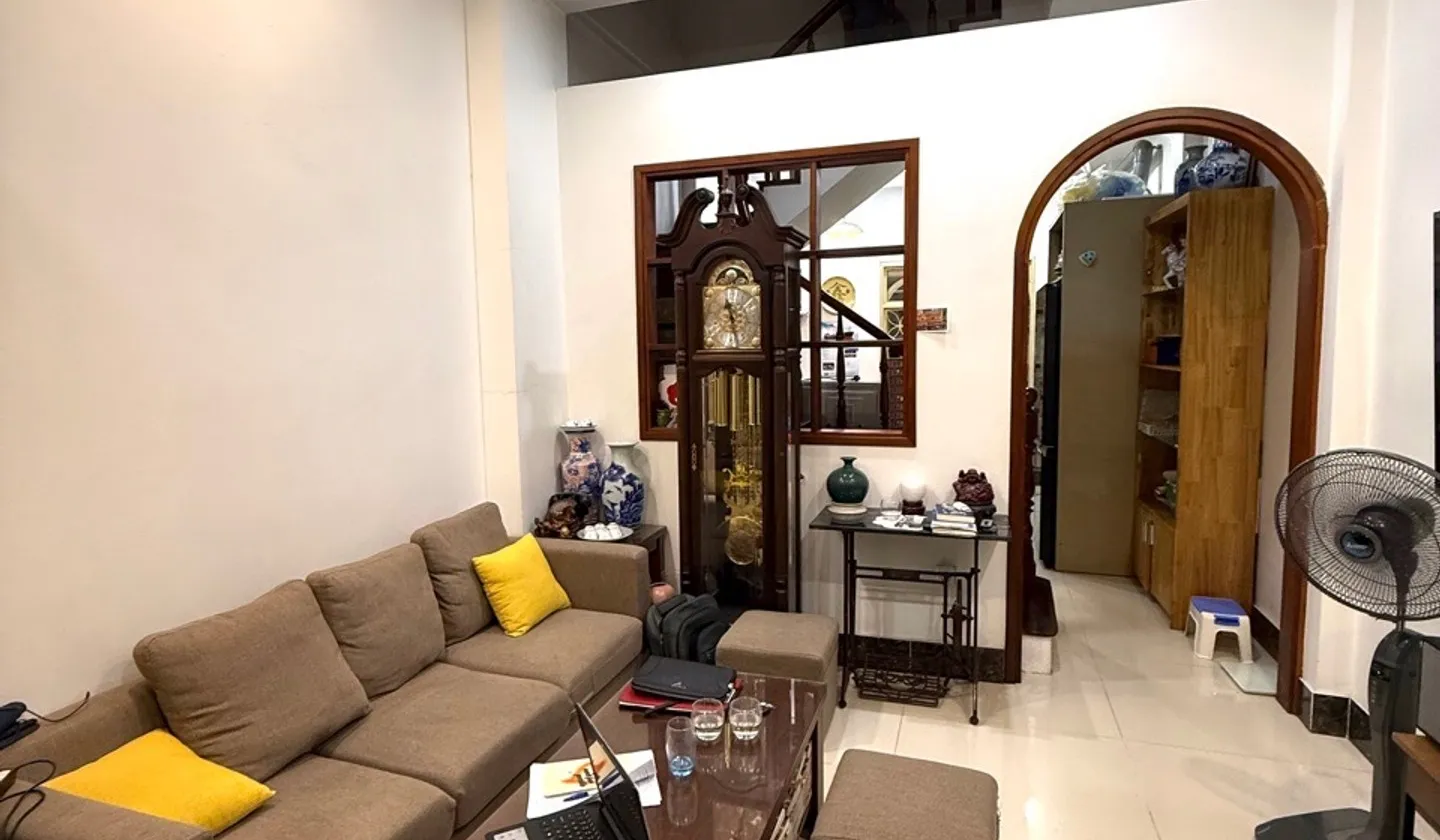 Nhà riêng 5 tầng mặt ngõ chính tại Đội Cấn với thiết kế thông thoáng... Bán nhà riêng tại Ngọc Hà, Hà Nội 01