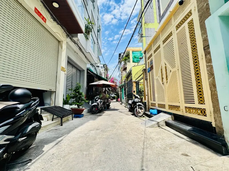 Nhà 2 tầng hẻm rộng, giá tốt tại Quận 8... Bán nhà riêng tại Chánh Hưng, Hồ Chí Minh 01