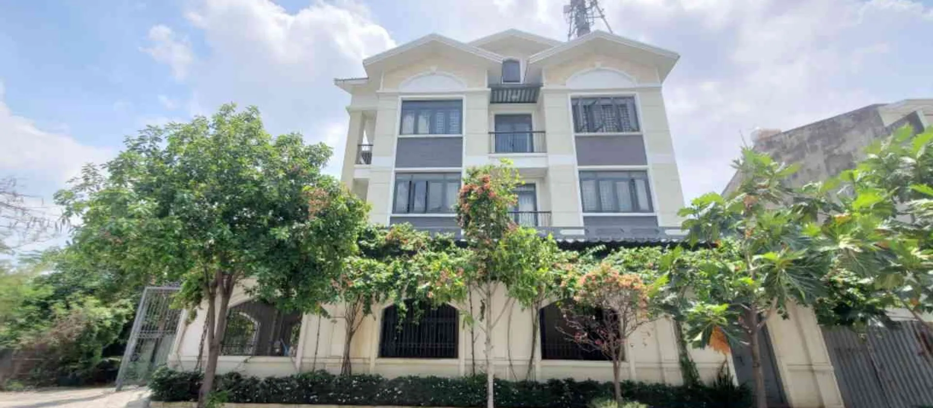 Biệt Thự Ven Sông đường Đặng Thùy Trâm, BThanh. Vị Trí Đắc Địa.
184m2. 4 Tầng. 12x14,5m.... Bán nhà riêng tại Bình Lợi Trung, Hồ Chí Minh 01