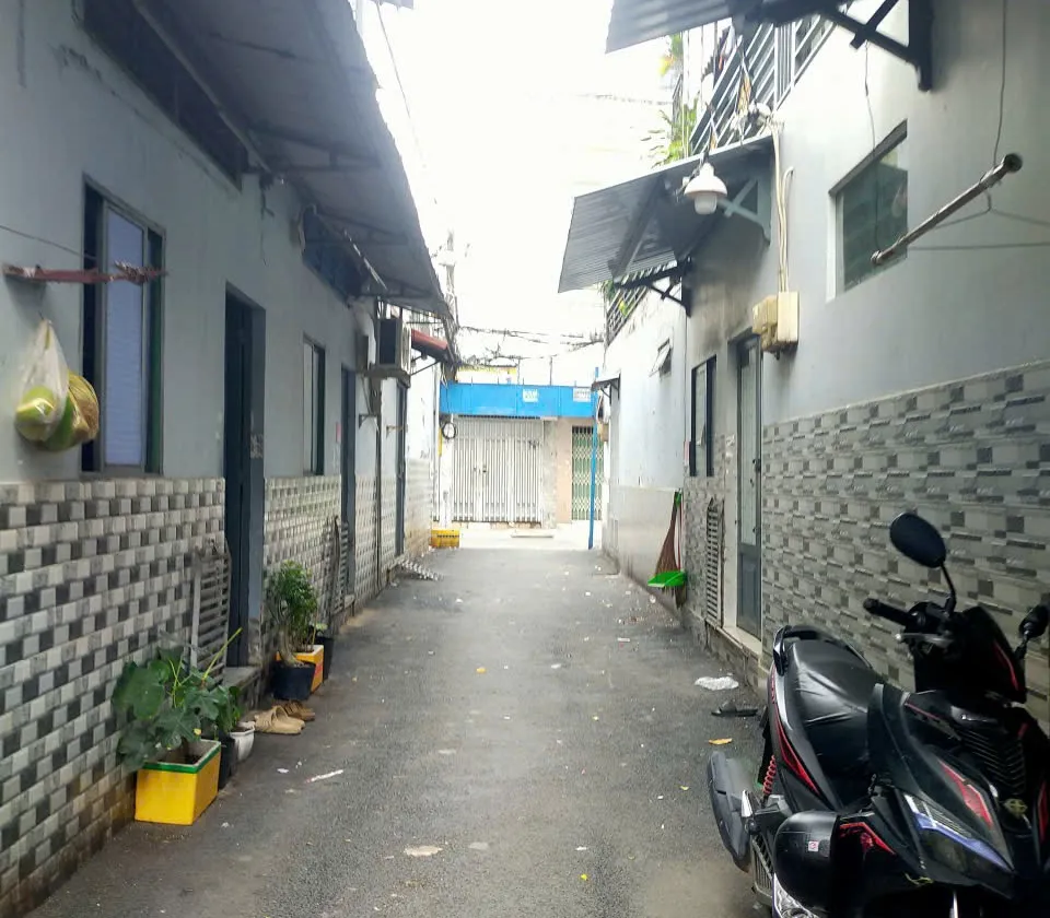 HẺM NHỰA MỚI LÀM PHẠM VĂN BẠCH - DT 4 X 9 - 2 TẦNG KIÊN CỐ - NGAY CHỢ PHẠM VĂN BẠCH - 3.85T... Bán nhà riêng tại An Hội Tây, Hồ Chí Minh 01