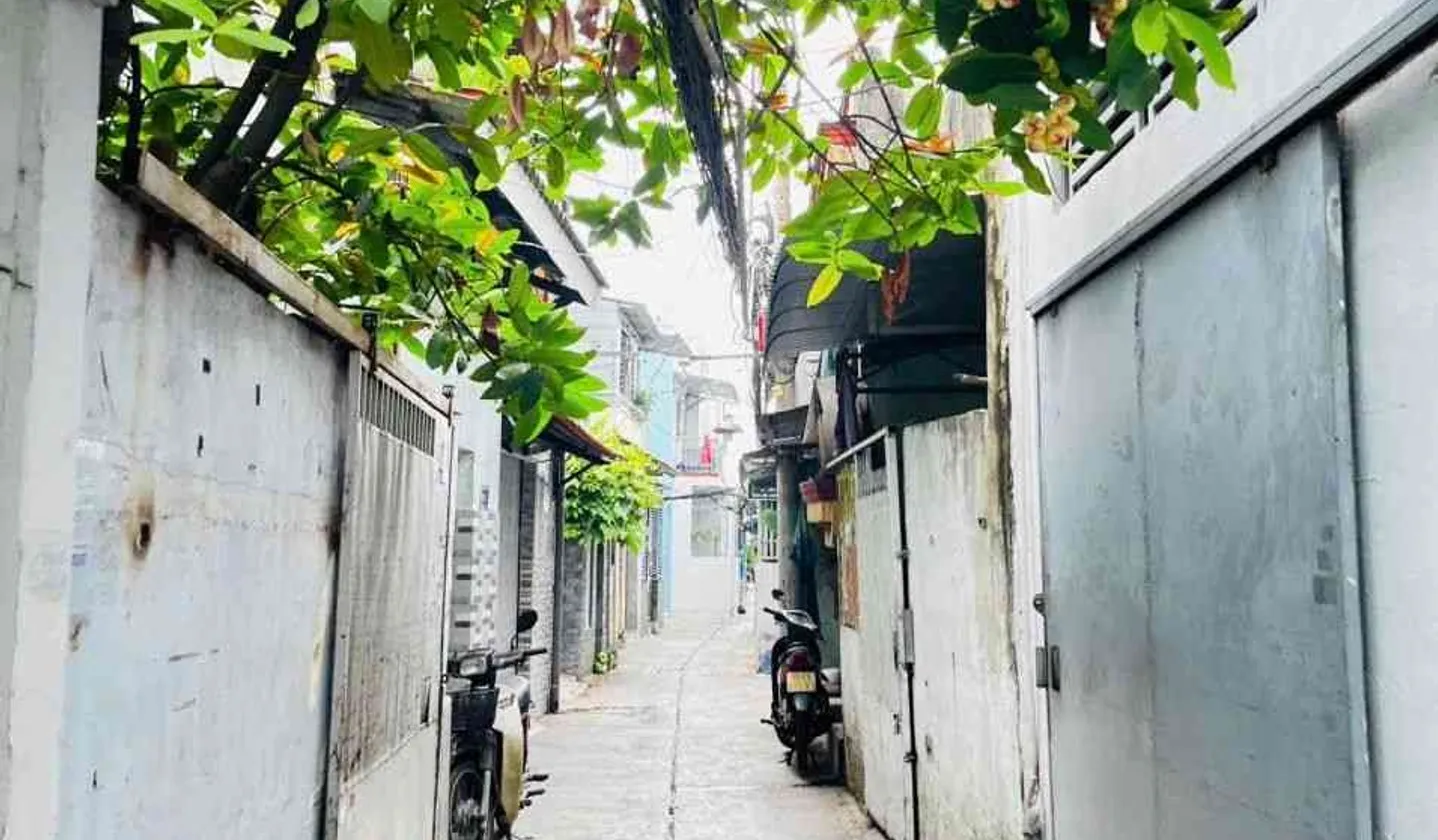 Cơ hội sở hữu nhà 2 tầng mặt tiền rộng Quận 8 giá tốt ngay hôm nay... Bán nhà riêng tại Bình Đông, Hồ Chí Minh 01