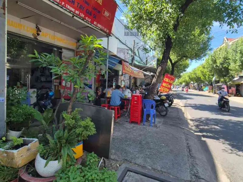 Nhà mặt phố lô góc tại Song Hành với không gian mở 230m2... Bán nhà mặt phố tại Trung Mỹ Tây, Hồ Chí Minh 01