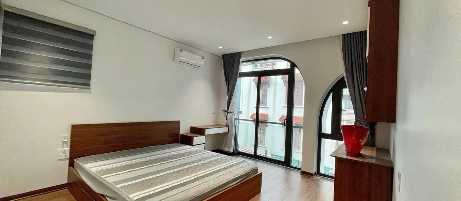Nhà 6 tầng mặt tiền rộng, trung tâm Long Biên, có thang máy... Bán nhà riêng tại Long Biên, Hà Nội 01