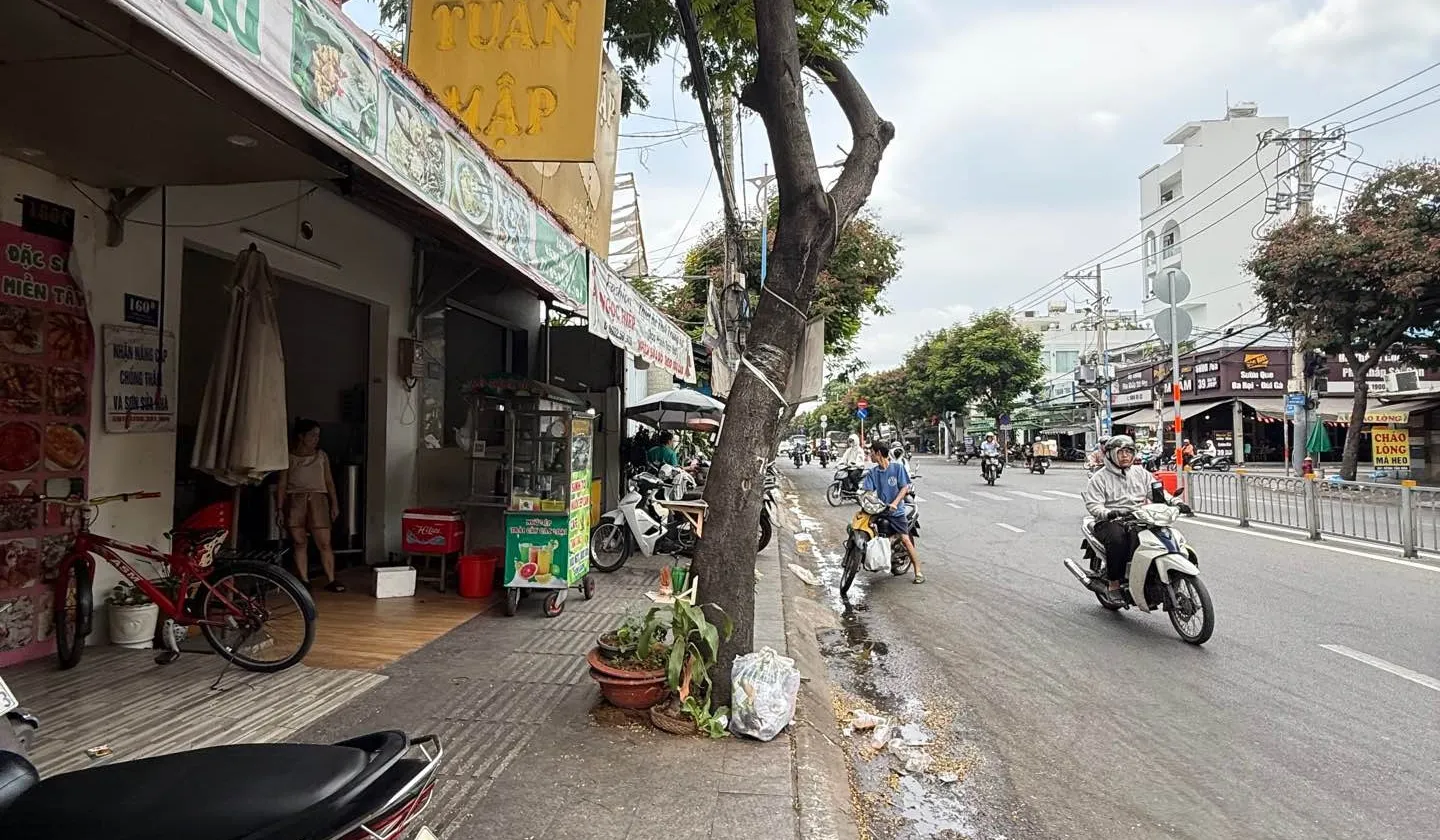 Bán nhà mặt phố tại phường Tân Phú, 32m², mặt tiền 4.1m, giá 9.5 tỷ đồng... Bán nhà mặt phố tại Tân Phú, Hồ Chí Minh 01