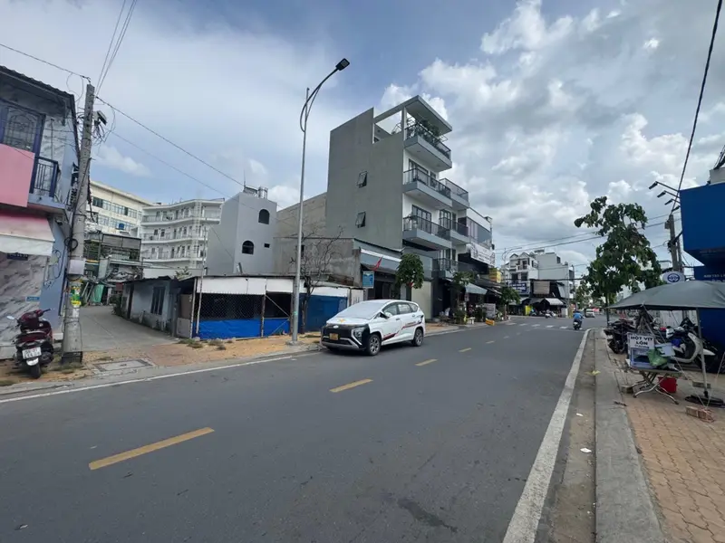Nhà mặt phố đắc địa 3 mặt thoáng tại Rạch Bà Tiếng... Bán nhà mặt phố tại An Lạc, Hồ Chí Minh 01