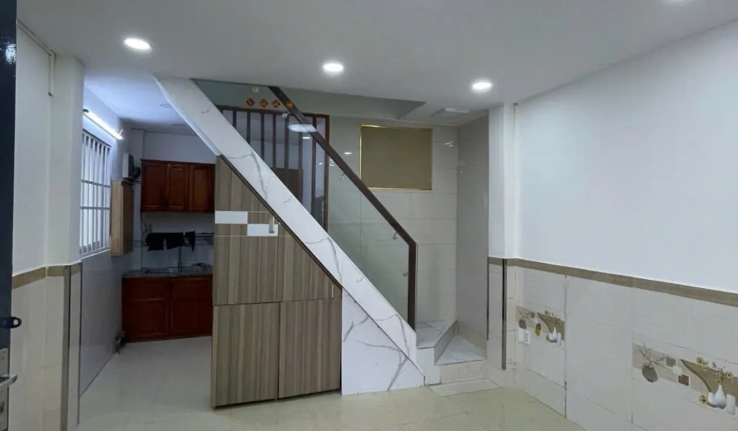 Nhà bán công đủ 83m2 DTSD,công năng lớn, khu hiện hữu... Bán nhà riêng tại Bình Đông, Hồ Chí Minh 01