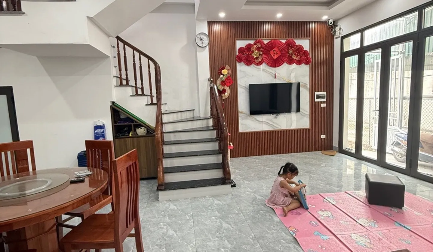 Nhà đẹp hiếm có tại khu dân cư giàu có, tặng full nội thất, ô tô tránh ngay cửa... Bán nhà riêng tại Nam Phù, Hà Nội 01