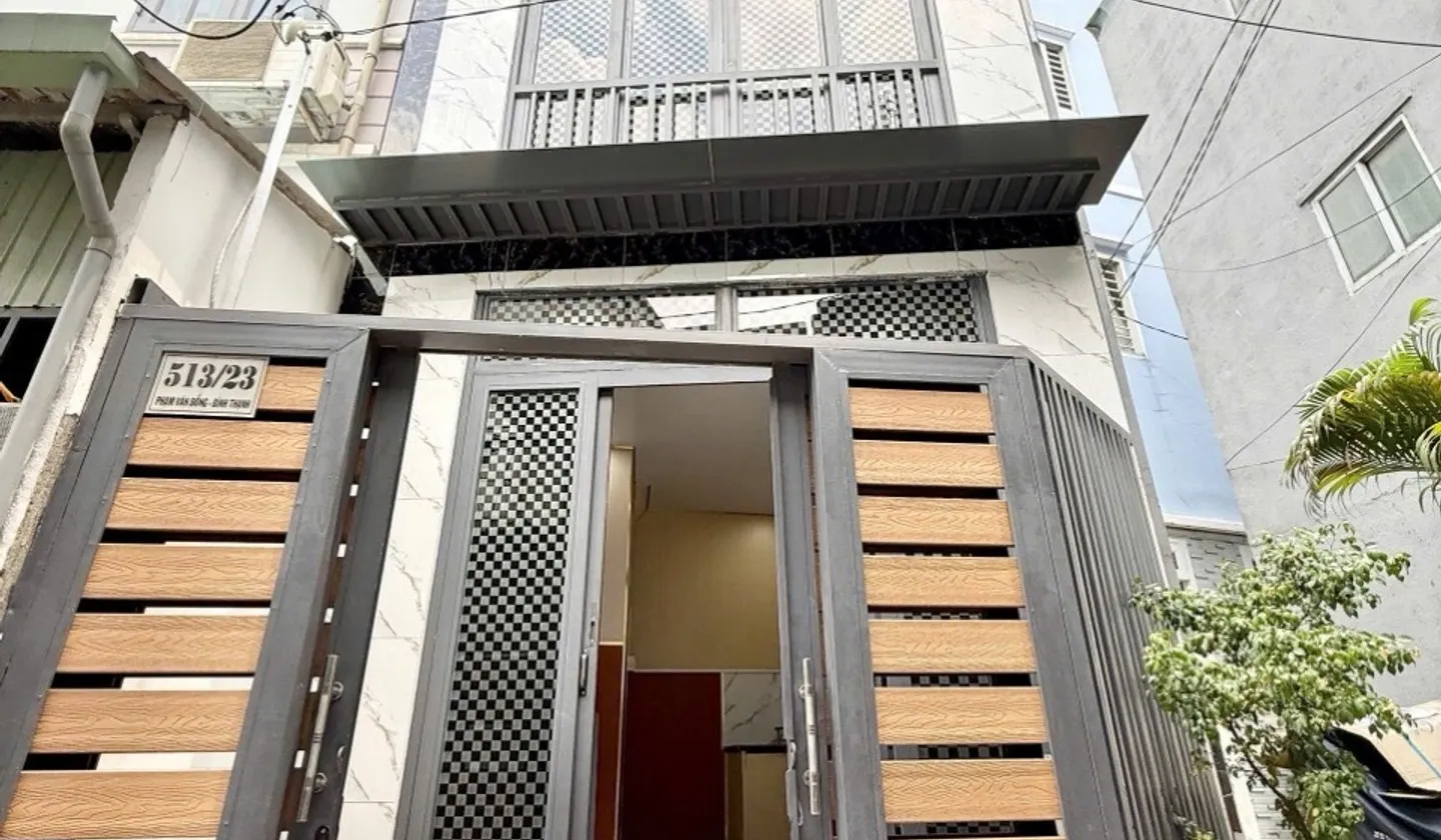 Nhà 3 tầng nhỏ gọn, đủ tiện nghi gần Phạm Văn Đồng giá 3.39 tỷ... Bán nhà riêng tại Bình Lợi Trung, Hồ Chí Minh 01