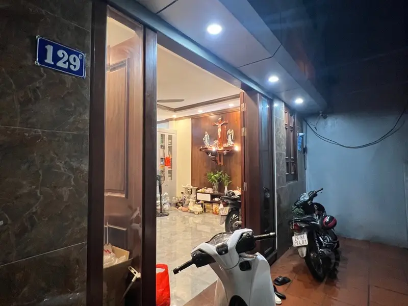 Chính chủ bán nhà Giáp Bát, nhà dân tự xây , gần các trường tốp đầu , gần các bệnh viện lớn, tiện b... Bán nhà riêng tại Hoàng Mai, Hà Nội 01