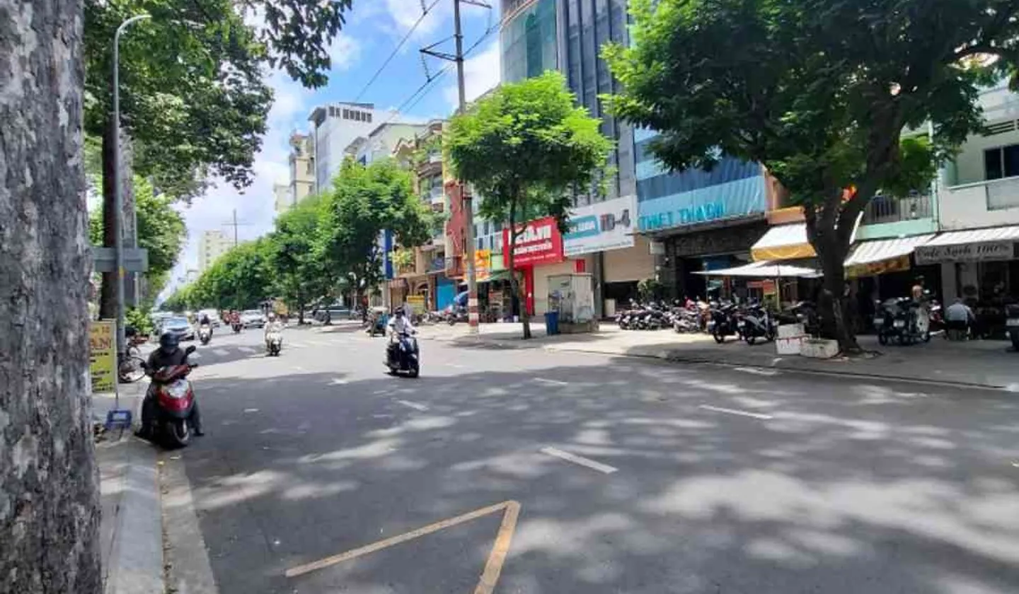 Hiện đang làm Văn Phòng công ty. nhà dạng căn hộ chung cư tầng trệt.... Bán nhà mặt phố tại An Đông, Hồ Chí Minh 01
