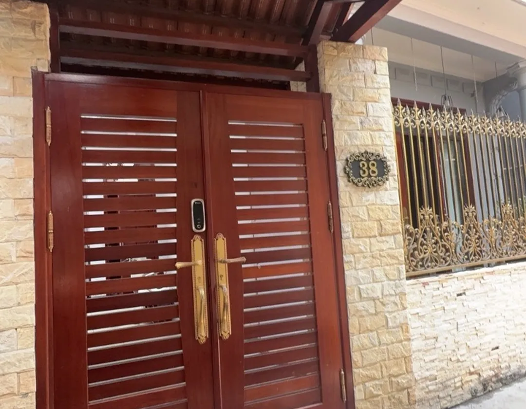 NHÀ TRUNG TÂM PHƯỜNG BỒ ĐỀ - CÁCH MẶT ĐƯỜNG HỒNG TIẾN, NGUYỄN VĂN CỪ VÀI BƯỚC CHÂN - 200M RA BỆNH V... Bán nhà riêng tại Bồ Đề, Hà Nội 01