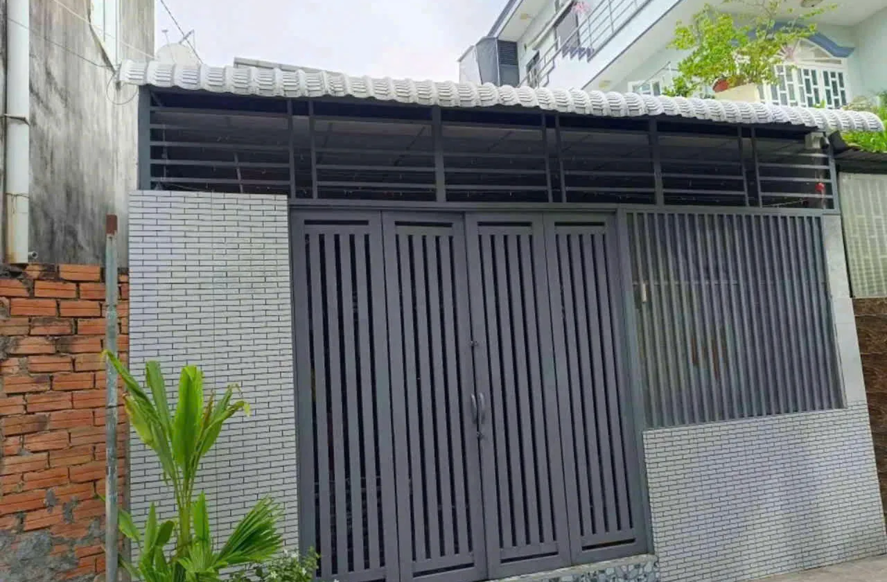 BÁN NHÀ HOÀI THANH, HẺM THÔNG, GẦN CẦU CHÀ VÀ, 70M2, NGANG 5M, SÁT MẶT TIỀN, SHR... Bán nhà riêng tại Phú Định, Hồ Chí Minh 01