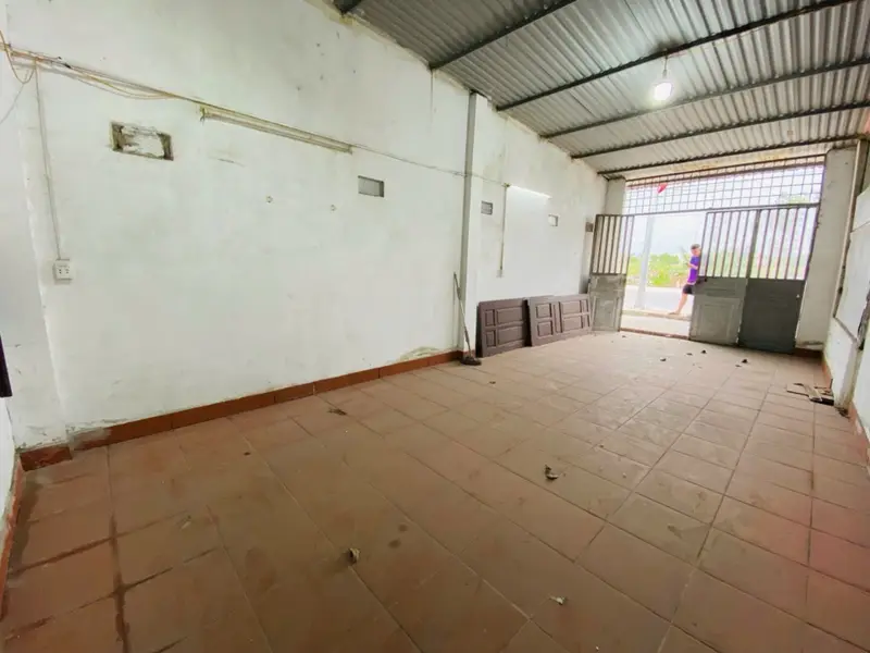 Nhà phố rộng rãi tại An Hồng cũ với 3 mặt thoáng, không gian kinh doanh đắc địa... Bán nhà mặt phố tại Hồng An, Hải Phòng 01