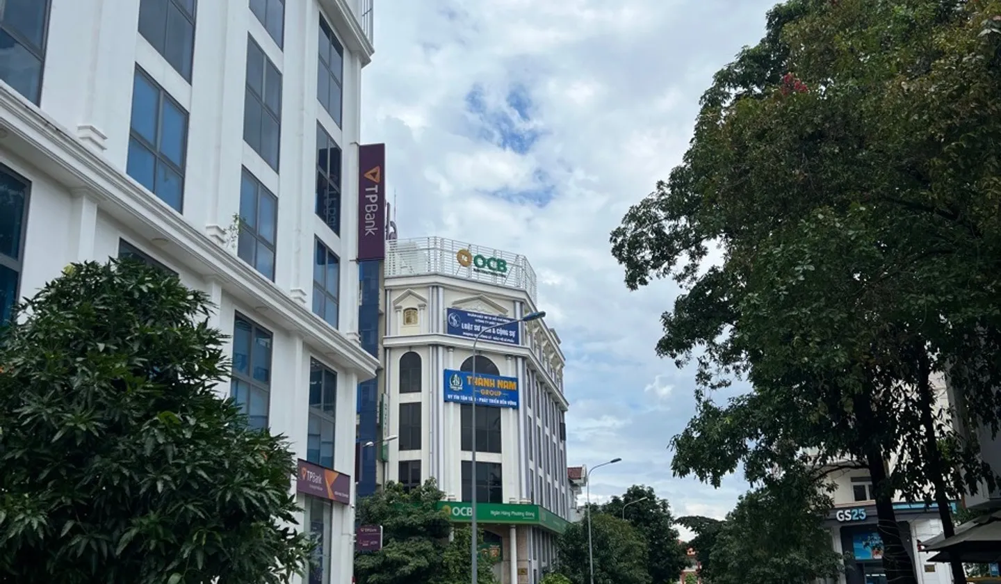 Nhà mặt phố đắc địa trung tâm Dĩ An tặng dãy trọ 2 tầng... Bán nhà mặt phố tại Dĩ An, Hồ Chí Minh 01