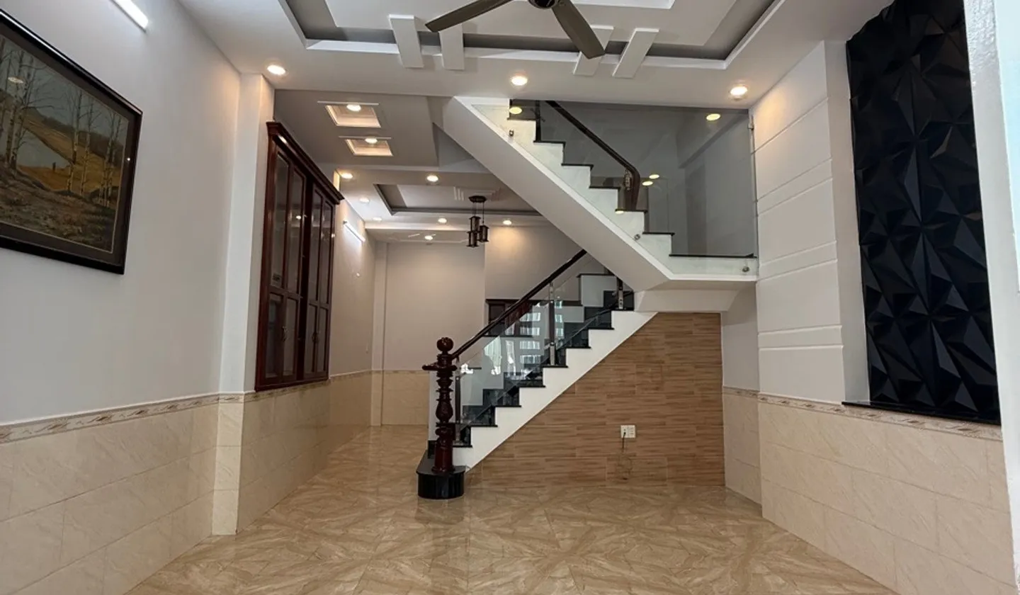 Nhà riêng 3 tầng Thạnh Xuân giá tốt, 5 phòng ngủ rộng rãi, cơ hội khó bỏ qua... Bán nhà riêng tại Thới An, Hồ Chí Minh 01