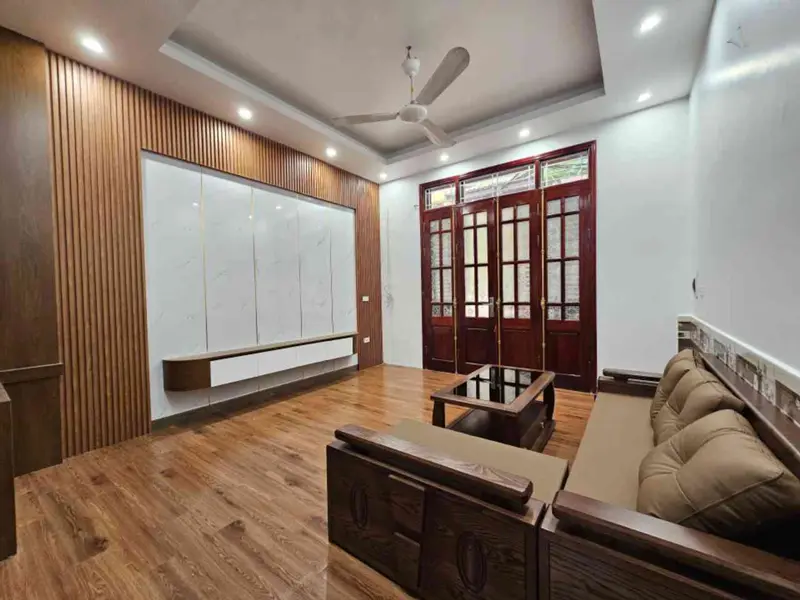 Cơ Hội Có Một Không Hai - Nhà 5 Tầng Hiếm Có Ngõ Ôtô Lùi Cổng Tại Thạch Bàn... Bán nhà riêng tại Long Biên, Hà Nội 01