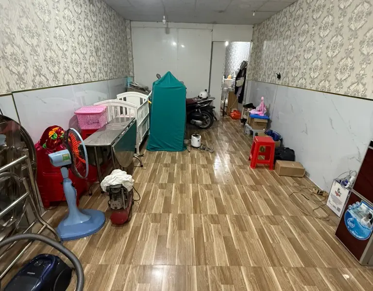 Bán nhà riêng 2 tầng tại phường Duy Tân, diện tích 116m2, giá 10,3 tỷ đồng... Bán nhà riêng tại Tân Hòa, Hồ Chí Minh 01