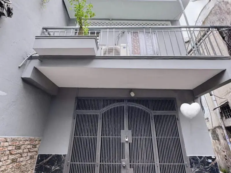 Nhà 3 tầng 2PN siêu tiện lợi ở Hòa Hưng, Quận 10, giá cực hợp lý... Bán nhà riêng tại Hòa Hưng, Hồ Chí Minh 01