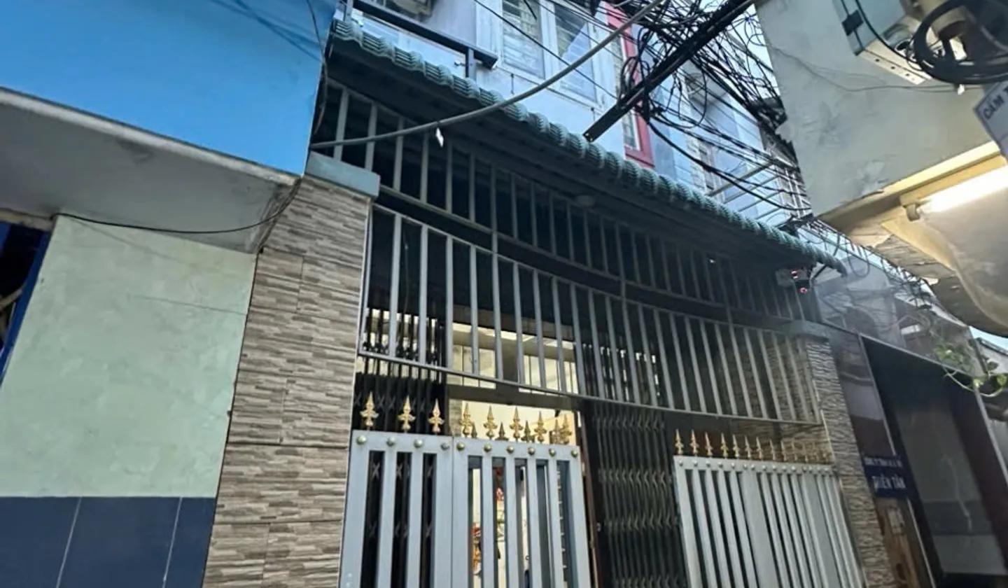 Cơ hội sở hữu nhà 4 tầng hoàn công sát UBND Phú Định với giá ưu đãi... Bán nhà riêng tại Phú Định, Hồ Chí Minh 01