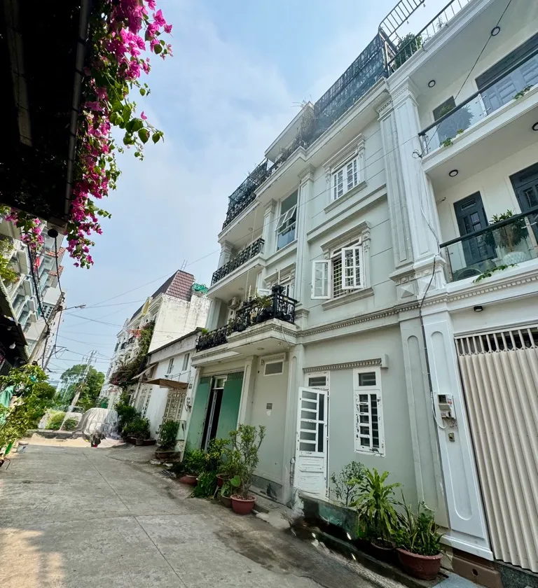 Bán nhà riêng 4 tầng hẻm rộng Quận 12, ngang 10.5m, giá 5.8 tỷ... Bán nhà riêng tại An Phú Đông, Hồ Chí Minh 01