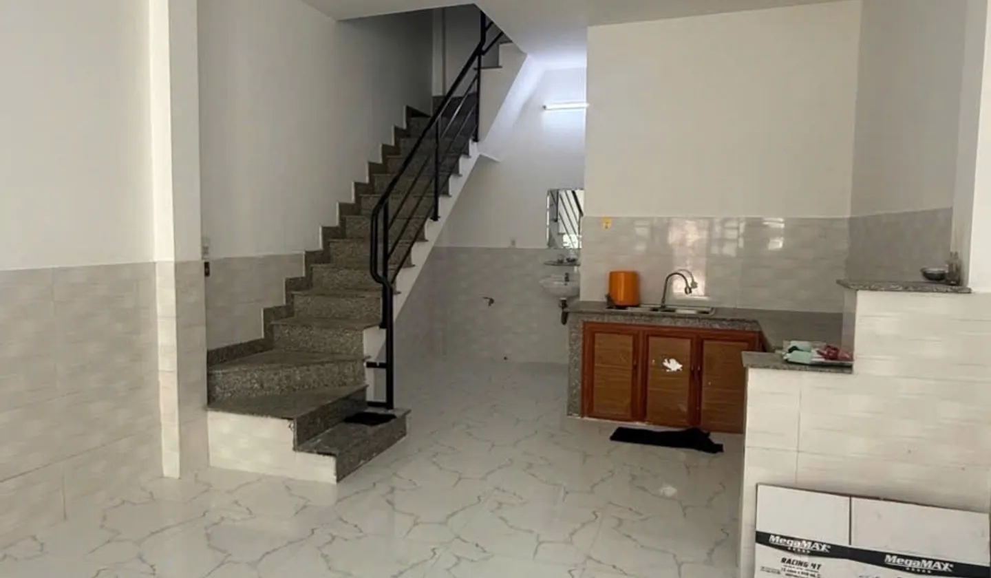 Nhà mặt phố 2 tầng gần Liên Khu 4-5, giá hấp dẫn... Bán nhà mặt phố tại Bình Tân, Hồ Chí Minh 01