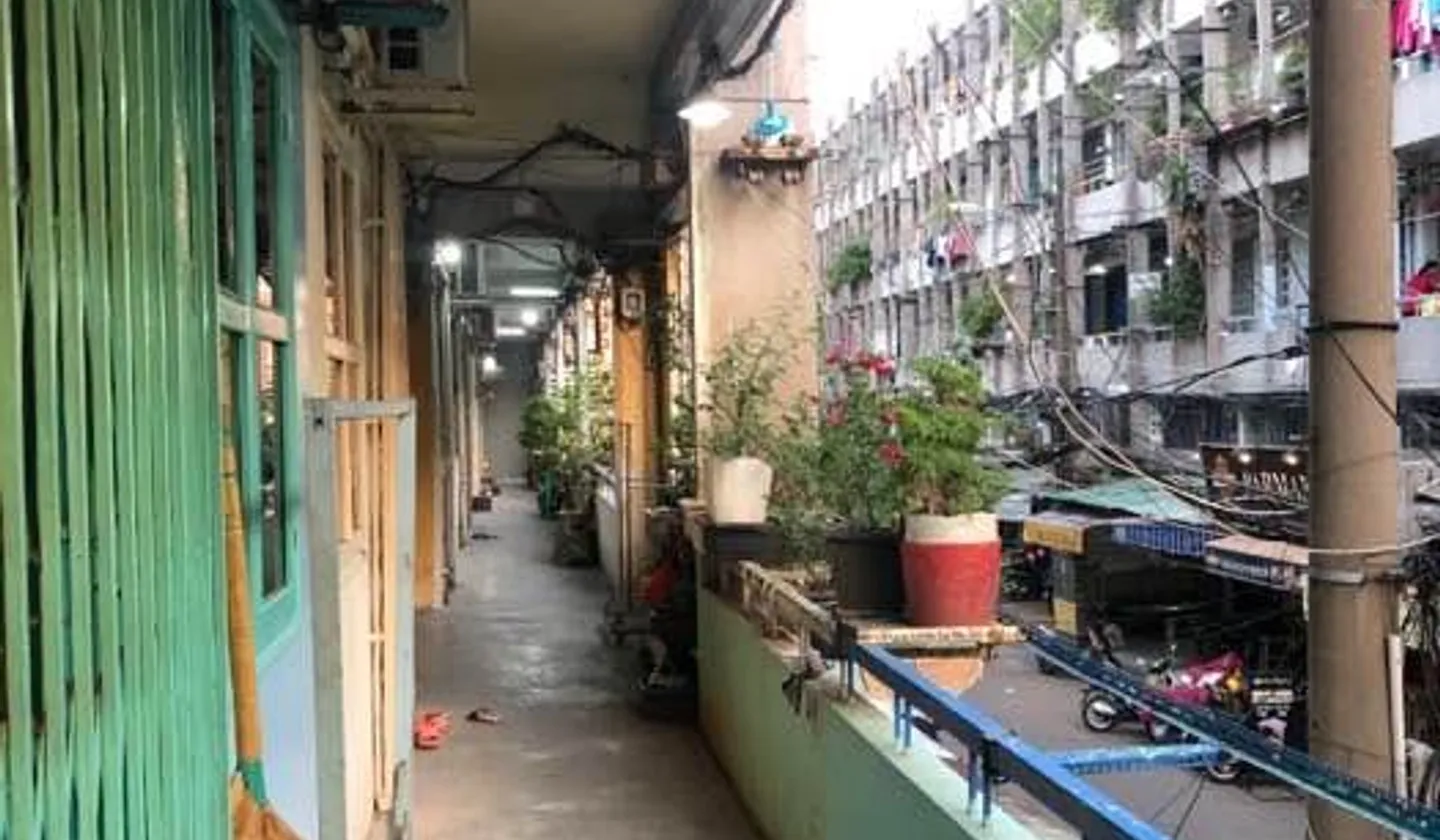 Chợ Hoa Đầm Sen kinh doanh ngày đêm.
P112... Bán căn hộ chung cư tại Hòa Bình, Hồ Chí Minh 01