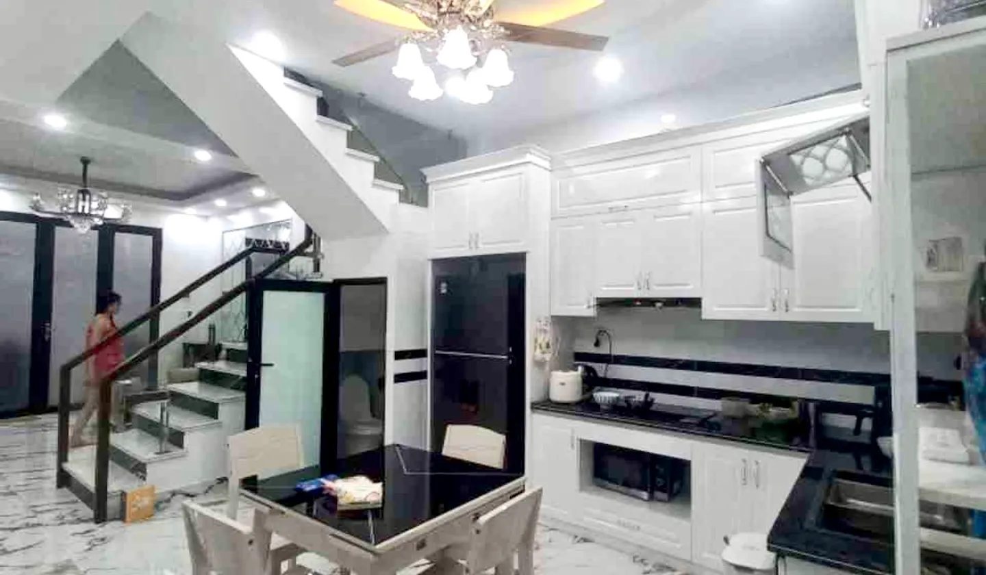 Nhà đẹp Chợ Con - Hồ Sen, 41m23 tầng - 3tỷ69, tặng full nội thất, phố trung tâm đầy đủ tiện ích.... Bán nhà riêng tại Lê Chân, Hải Phòng 01