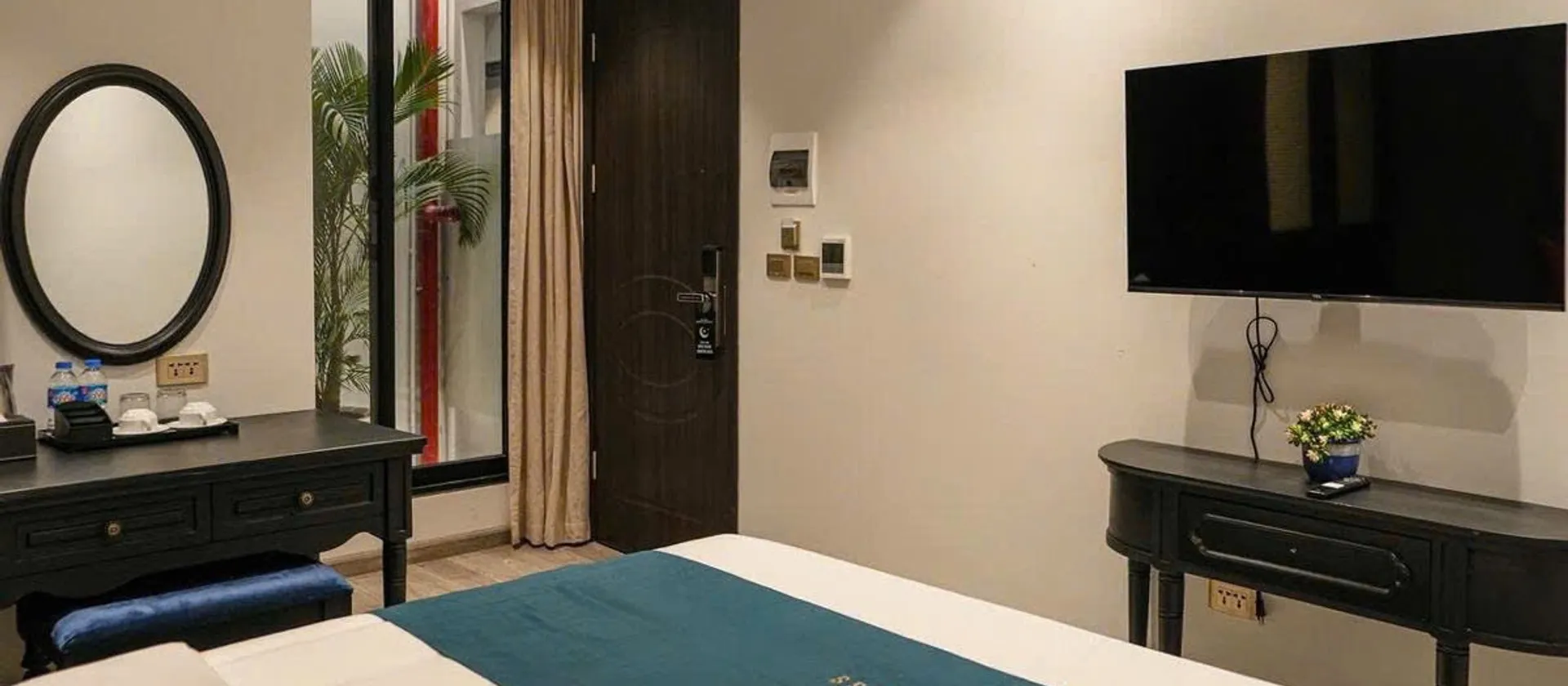 B. nhà mặt phố phường Hoàn Kiếm, Hà Nội, khách sạn 8 tầng, 156 m2, thuê dài hạn, dòng tiền 500tr/th... Bán nhà mặt phố tại Hoàn Kiếm, Hà Nội 01