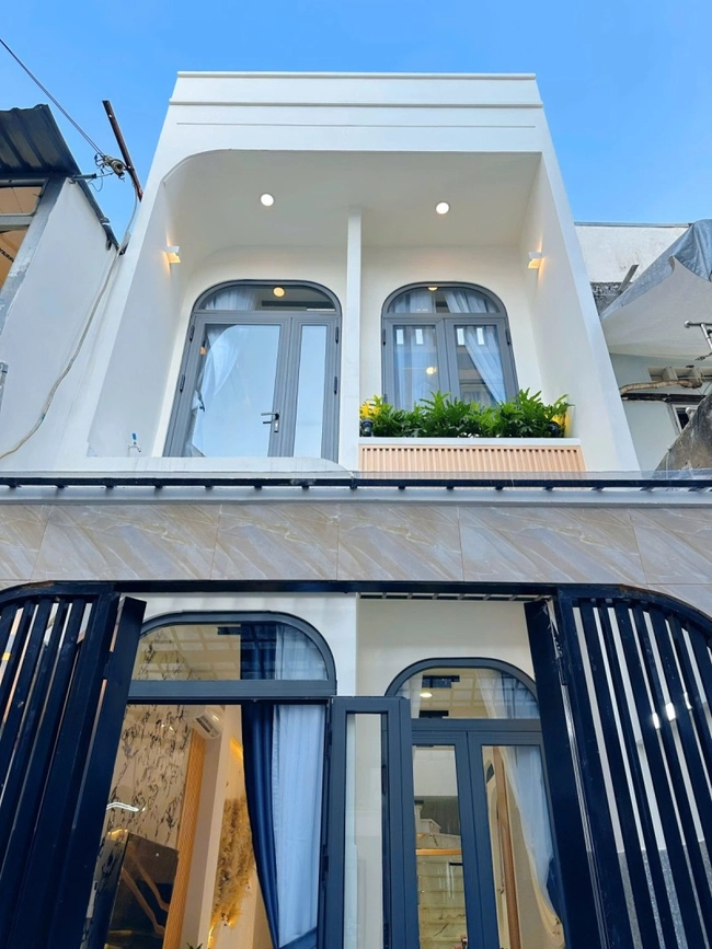 Bán nhà mặt tiền đường Nam Hòa, phường Phước Long A, Quận 9, DT 52m2, nhỉnh 4 tỷ tại Hồ Chí Minh 02