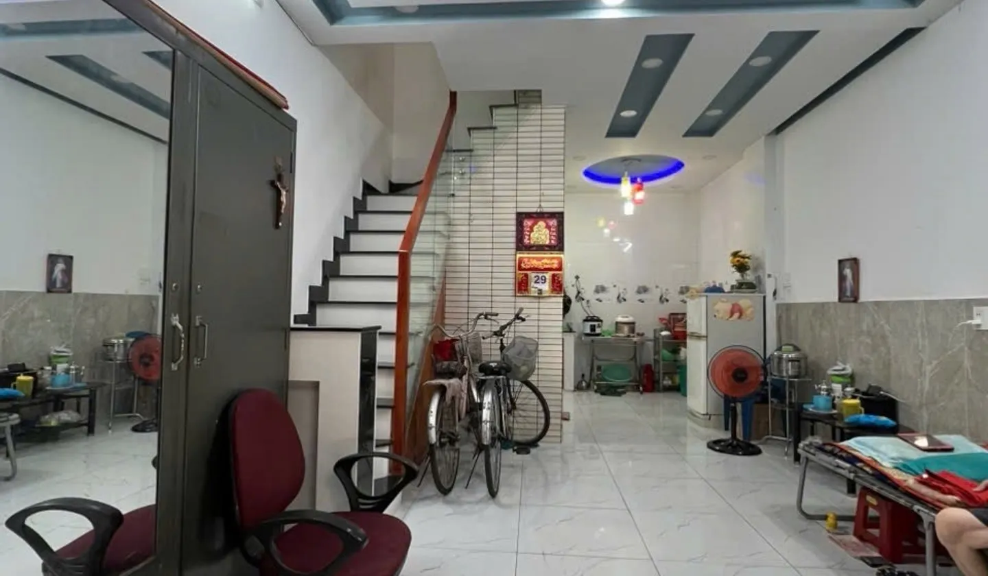 NHÀ ĐẸP 2 TẦNG KHU LÊ VĂN QUỚI, GẦN 4 XÃ. 2 PHÒNG NGỦ, 3,75 tỷ, THƯƠNG LƯỢNG THIỆN CHÍ... Bán nhà riêng tại Bình Hưng Hòa, Hồ Chí Minh 01
