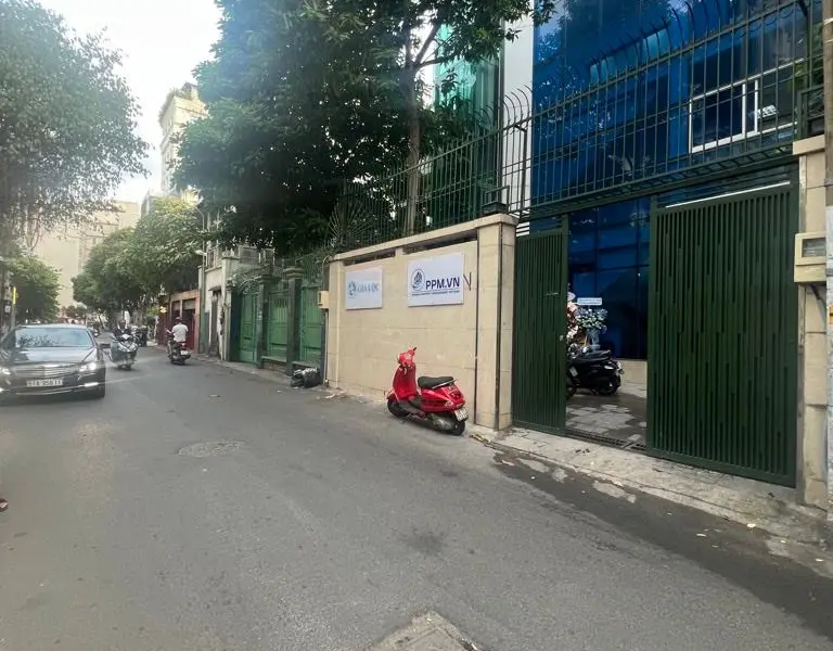 Bán tòa nhà 5 tầng mặt tiền lớn tại Phú Nhuận, diện tích 253m2... Bán nhà mặt phố tại Phú Nhuận, Hồ Chí Minh 01