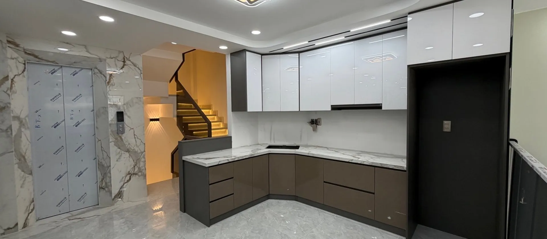 Nhà 6 tầng xịn xò phường Tân Sơn Hòa, tiện nghi đủ đầy... Bán nhà riêng tại Tân Sơn Hòa, Hồ Chí Minh 01