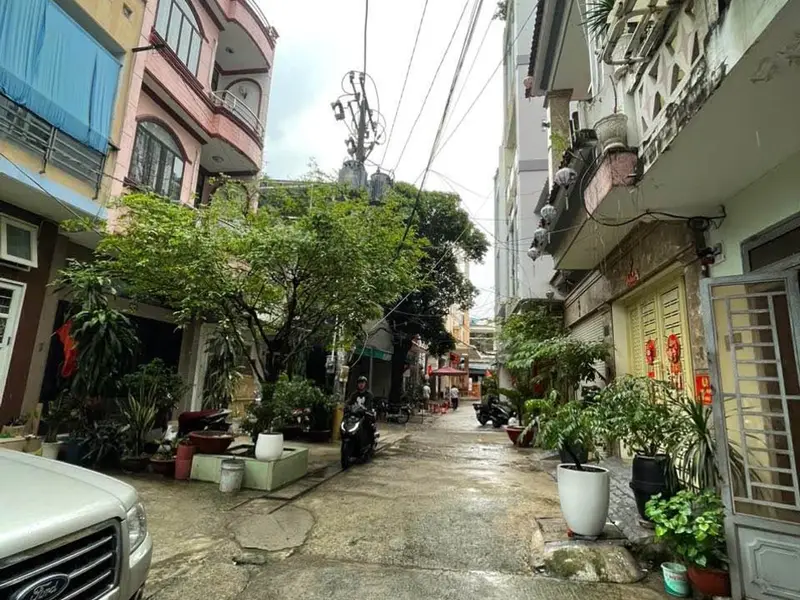 Cơ hội vàng sở hữu nhà riêng vị trí đắc địa tại Cách Mạng Tháng 8 với giá ưu đãi... Bán nhà riêng tại Tân Sơn Nhất, Hồ Chí Minh 01