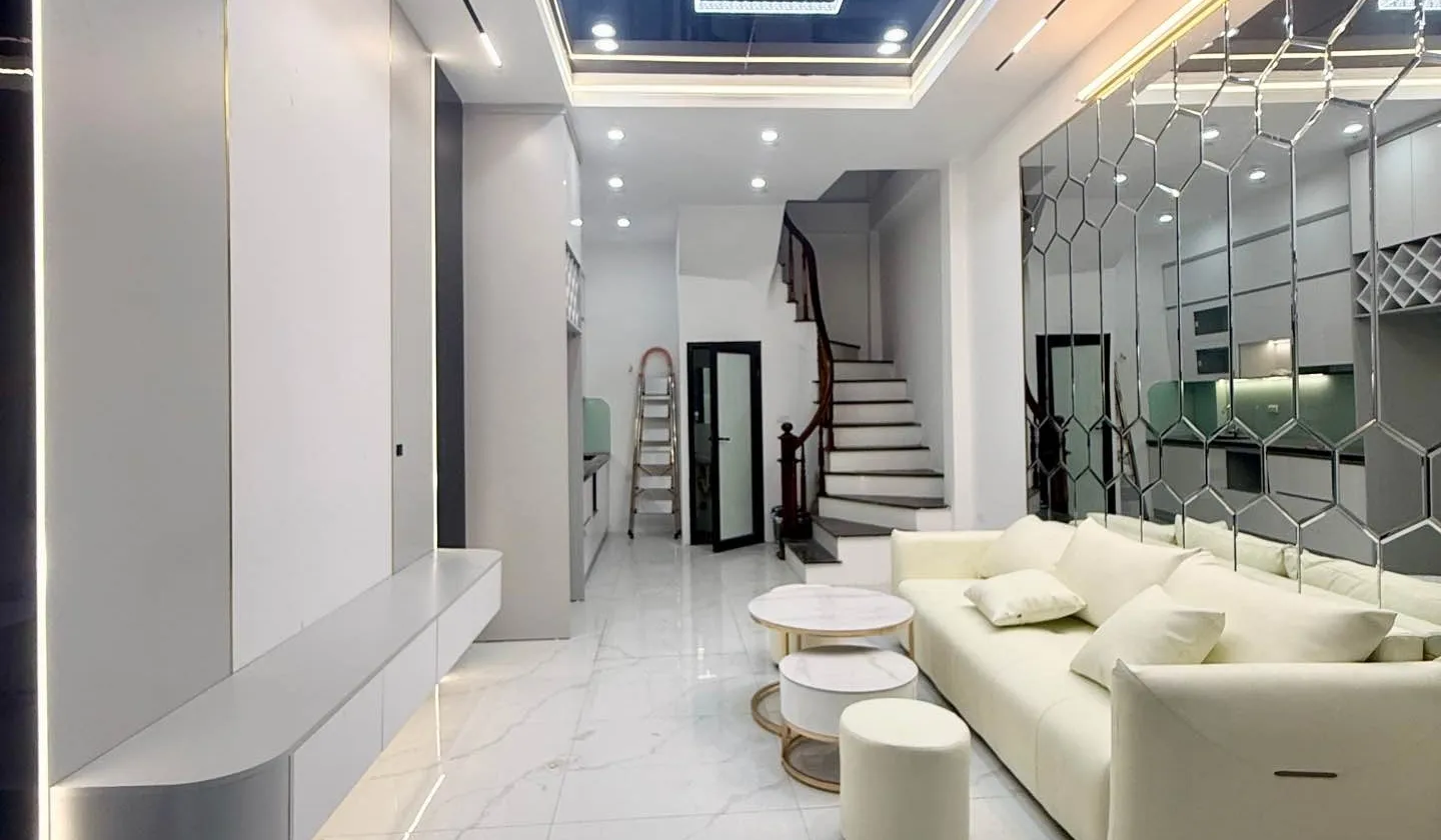 Bán nhà 5 tầng mới xây tại khu vực Xuân Đỗ, diện tích 30m² giá 6.2 tỷ đồng... Bán nhà riêng tại Long Biên, Hà Nội 01
